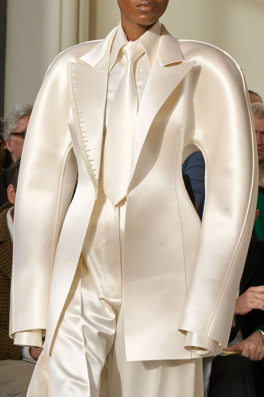 Schiaparelli Haute Couture Primavera Estate 2024 Runway Magazine (53)