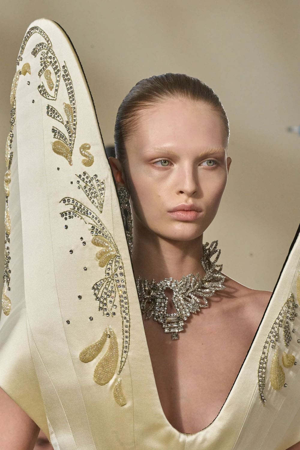 Schiaparelli Haute Couture Primavera Estate 2024 Runway Magazine (62)