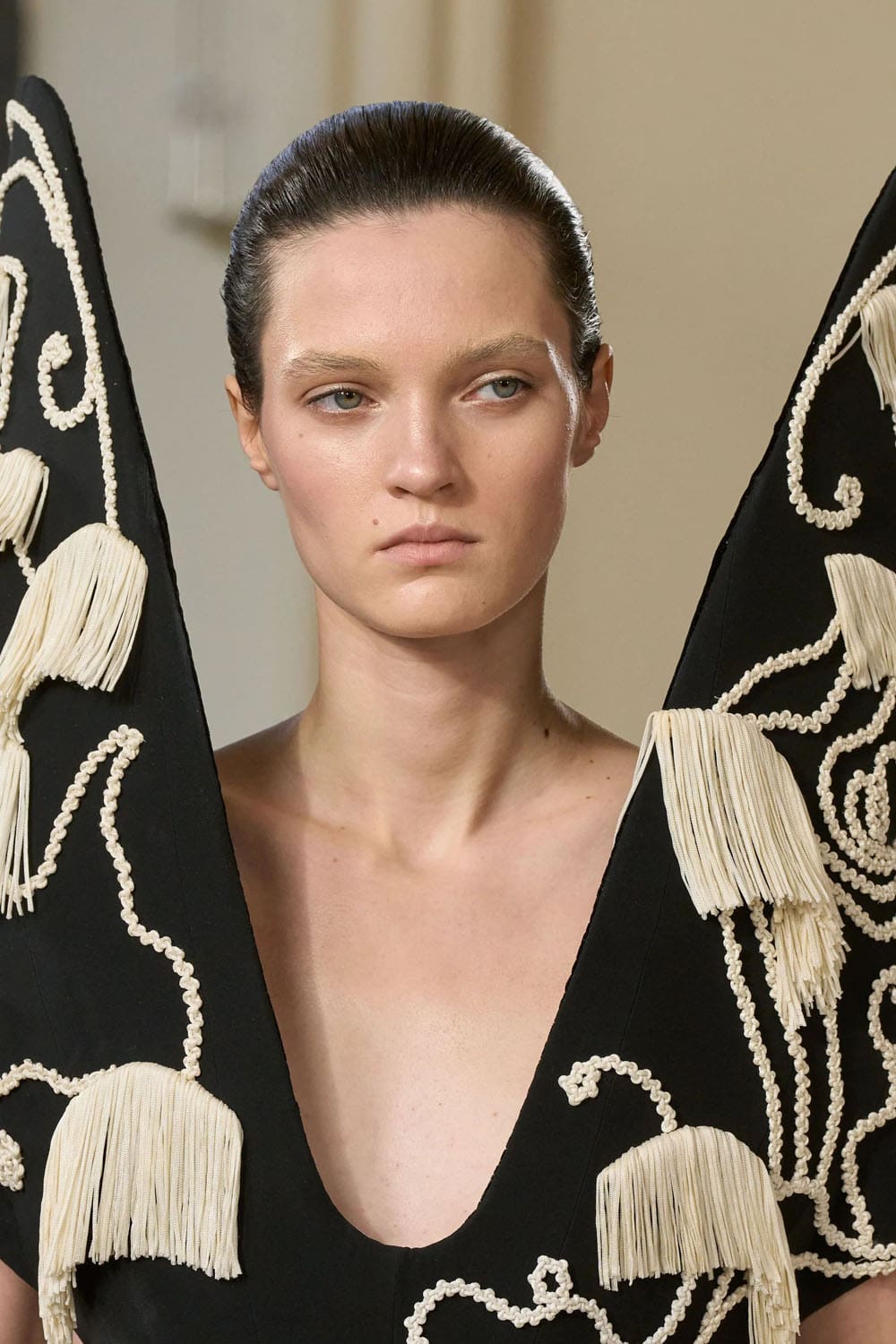 Schiaparelli Haute Couture Primavera Estate 2024 Runway Magazine (65)