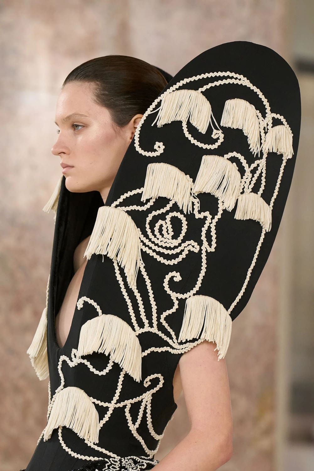 Schiaparelli Haute Couture Primavera Estate 2024 Runway Magazine (66)