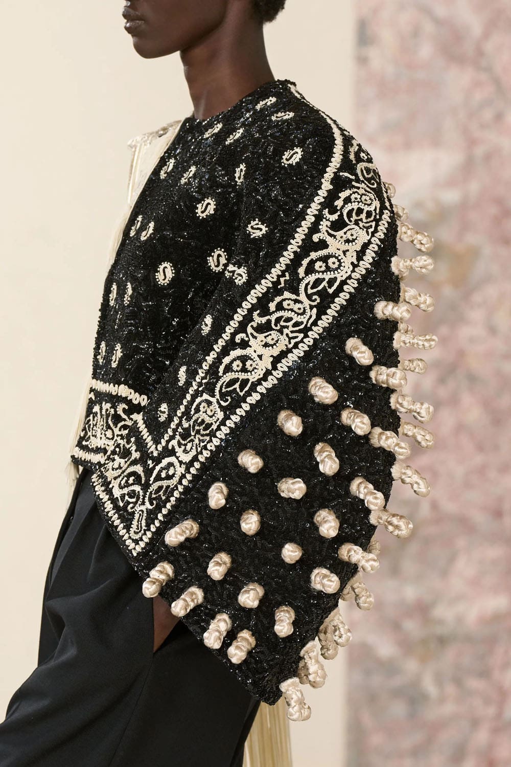 Schiaparelli Haute Couture Primavera Estate 2024 Runway Magazine (67)