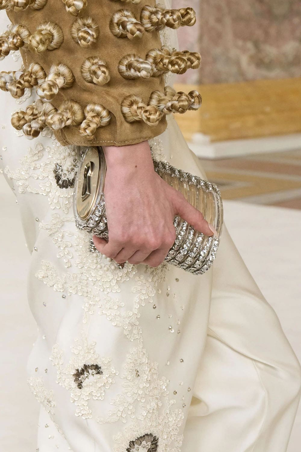 Schiaparelli Haute Couture Primavera Estate 2024 Runway Magazine (72)