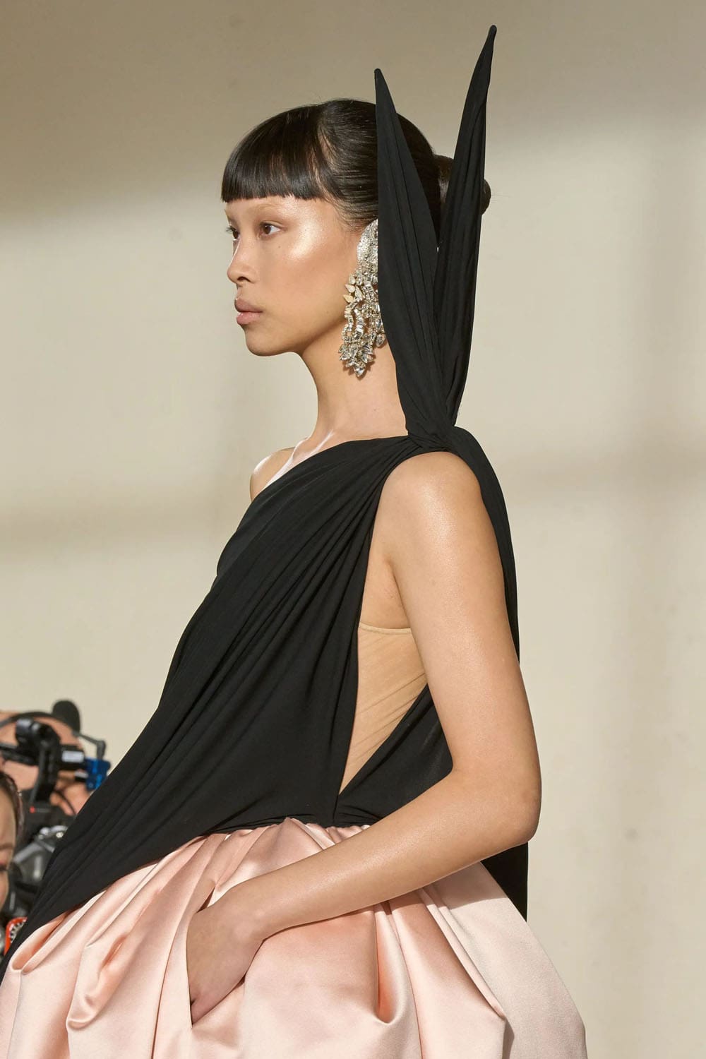 Schiaparelli Haute Couture Primavera Estate 2024 Runway Magazine (76)