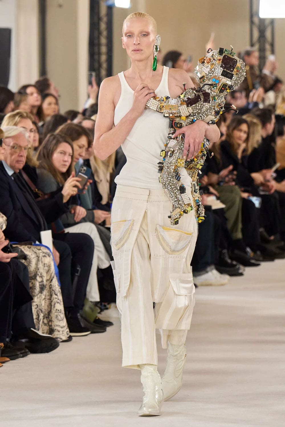 Schiaparelli Haute Couture Primavera Estate 2024 Runway Magazine (8)