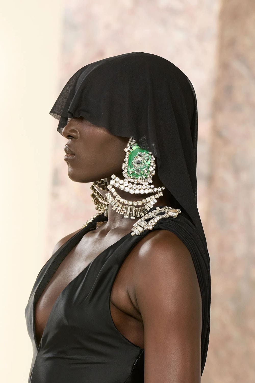 Schiaparelli Haute Couture Primavera Estate 2024 Runway Magazine (81)