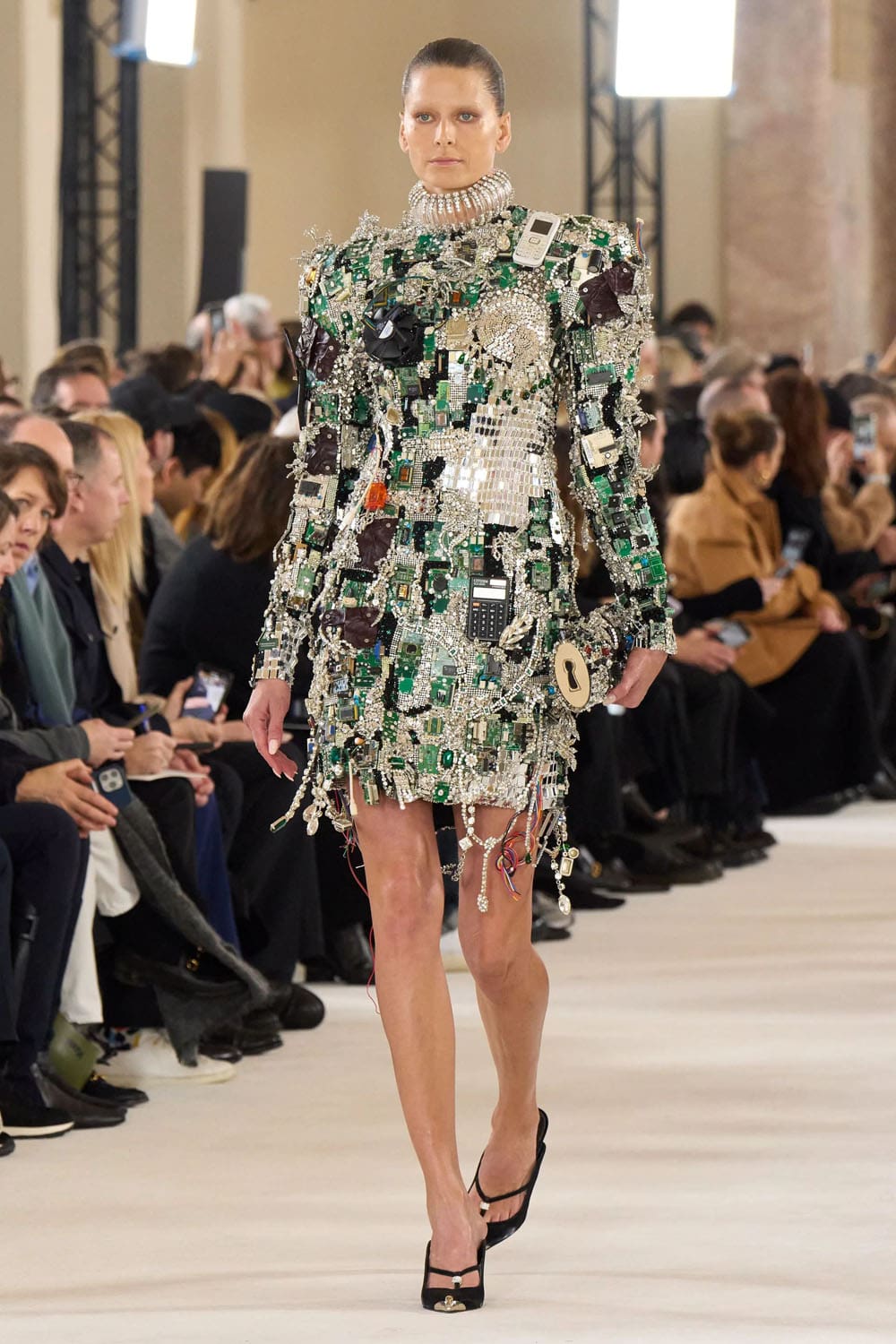 Schiaparelli Haute Couture Primavera Estate 2024 Runway Magazine (9)