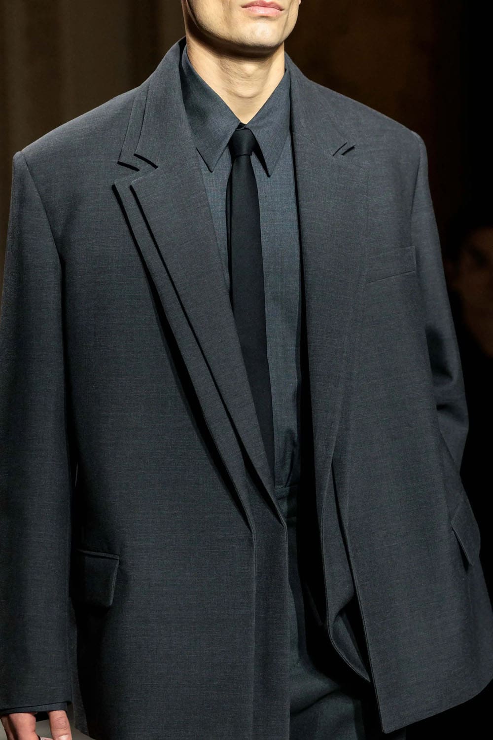 Valentino Fall Winter 2024 2025 Men Details Runway Magazine (18)