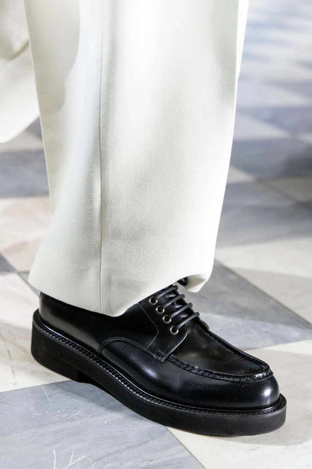 Valentino Fall Winter 2024 2025 Men Details Runway Magazine (7)
