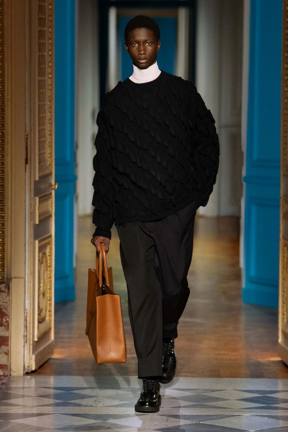 Valentino Fall Winter 2024 2025 Men Runway Magazine (14)