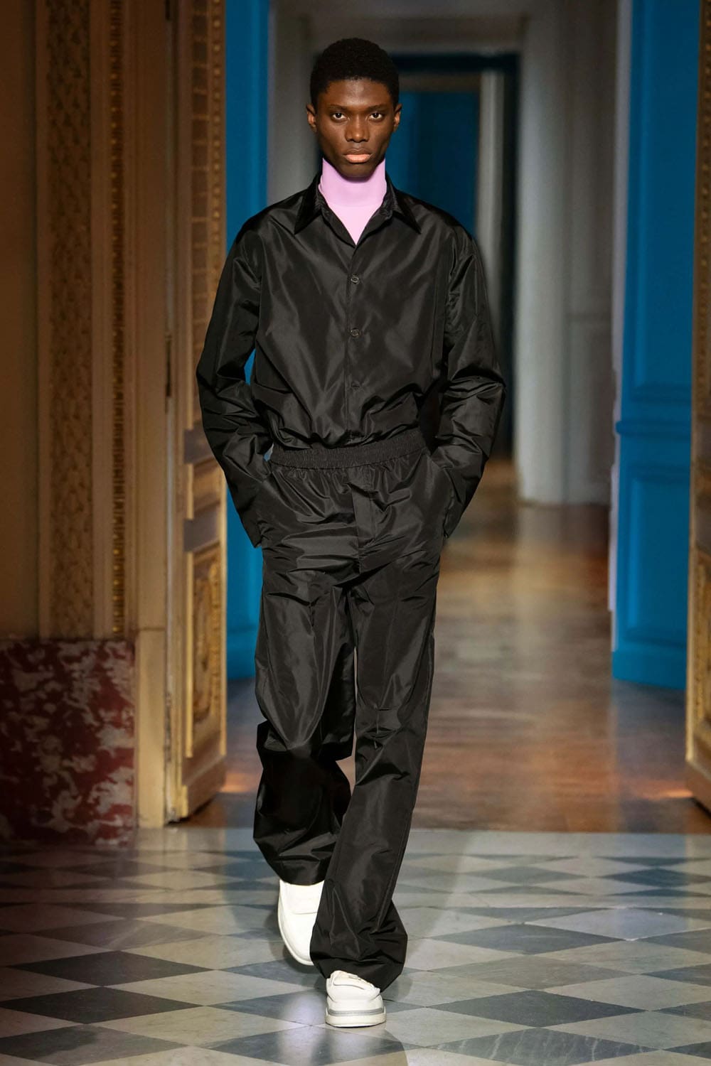 Valentino Fall Winter 2024 2025 Men Runway Magazine (16)