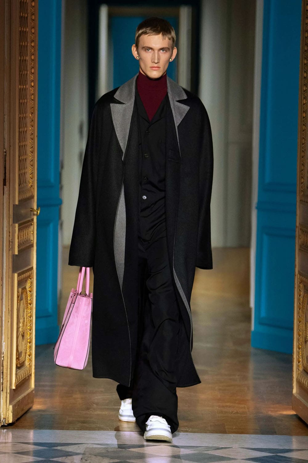 Valentino Fall Winter 2024 2025 Men Runway Magazine (20)