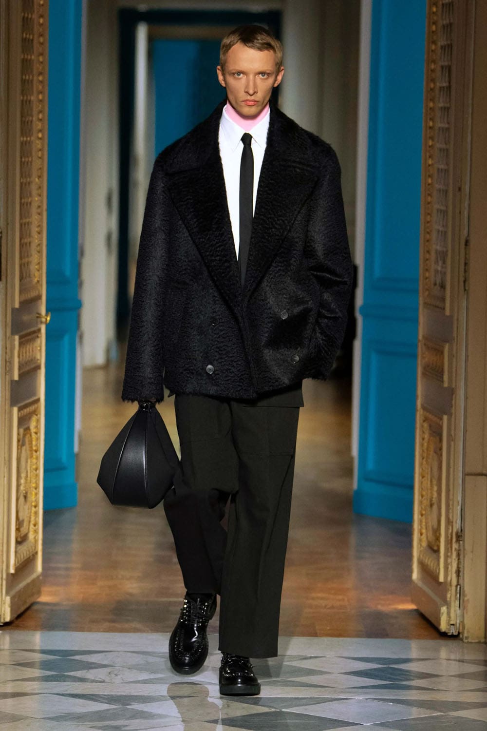 Valentino Fall Winter 2024 2025 Men Runway Magazine (21)