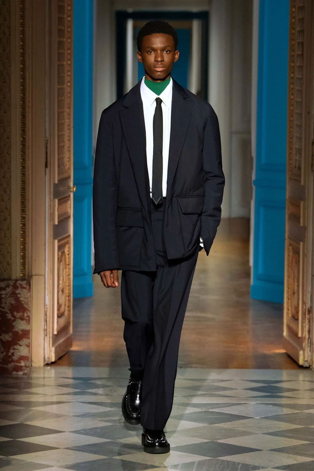 Valentino Fall Winter 2024 2025 Men Runway Magazine (49)