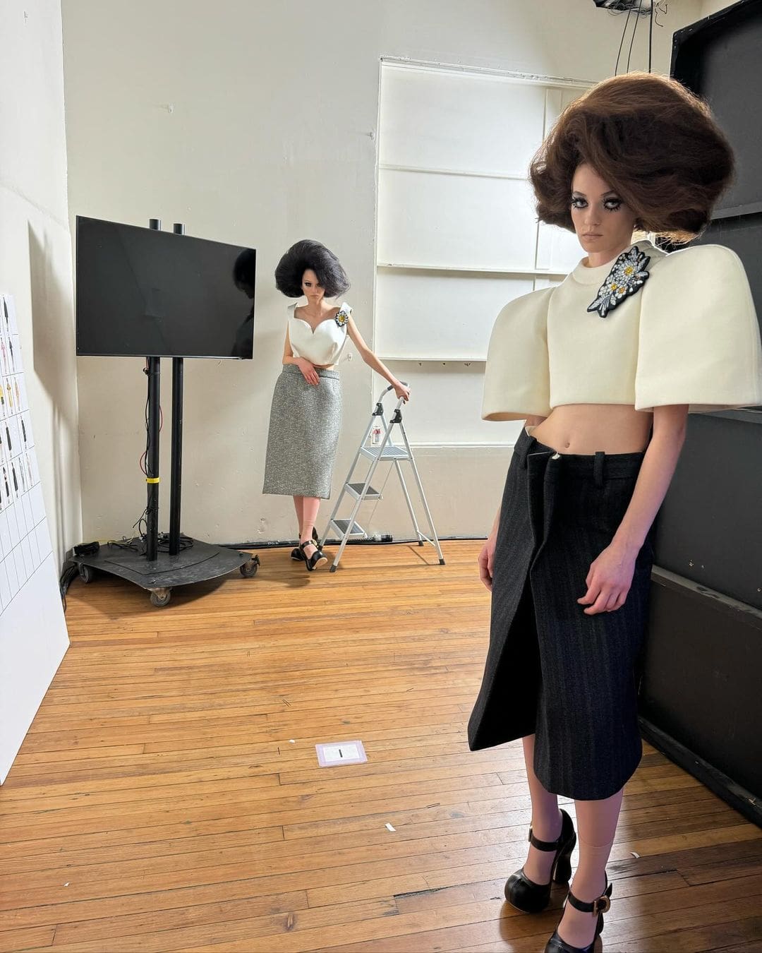 2 Marc Jacobs Spring 2024 Backstage 40 years of Marc Jacobs Runway Magazine