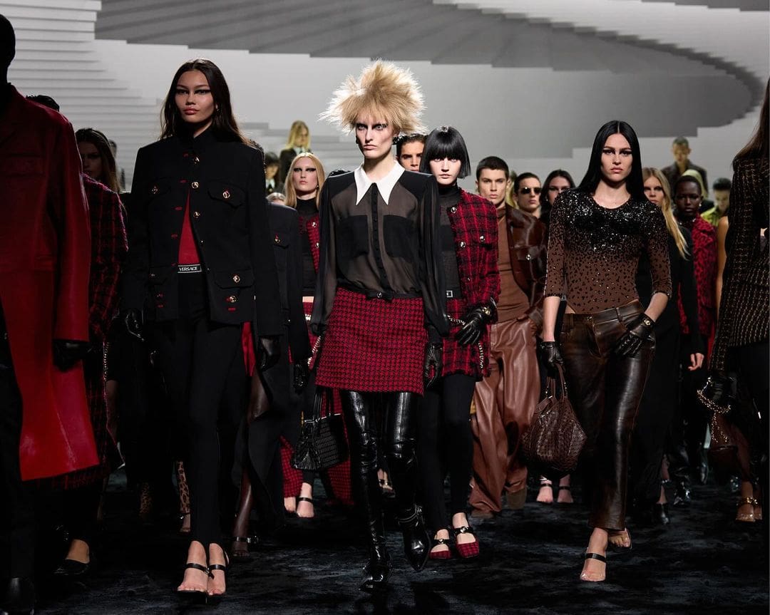 5 Versace Automne Hiver 2024 2025 Runway Magazine