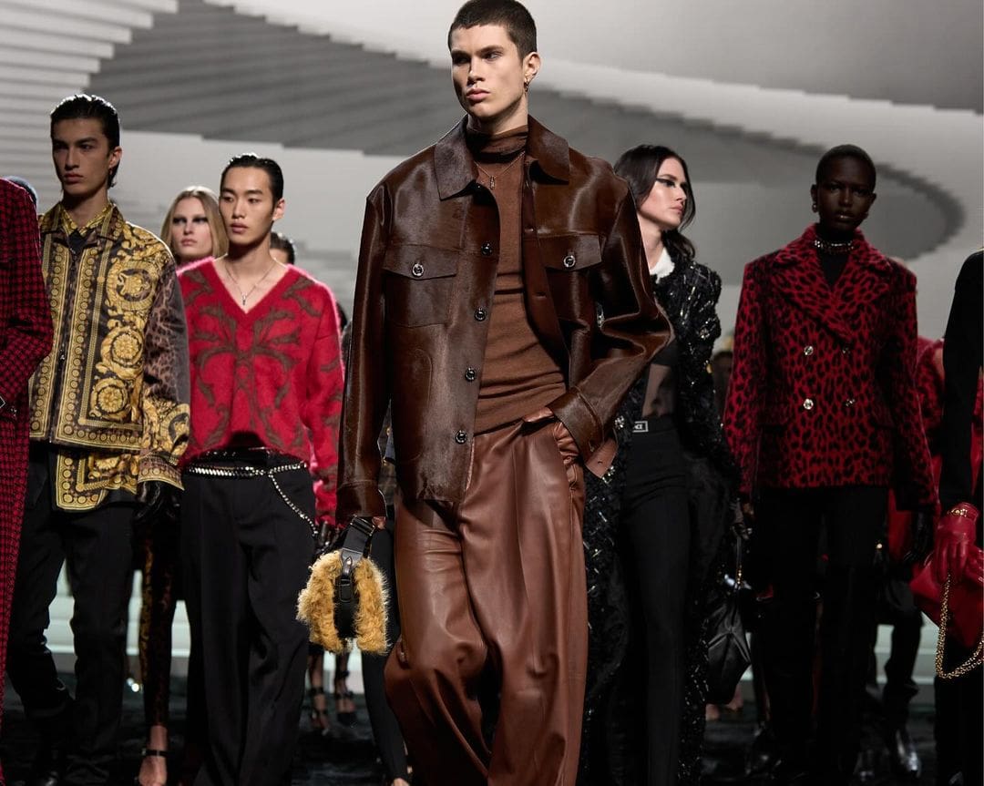 8 Versace Automne Hiver 2024 2025 Runway Magazine
