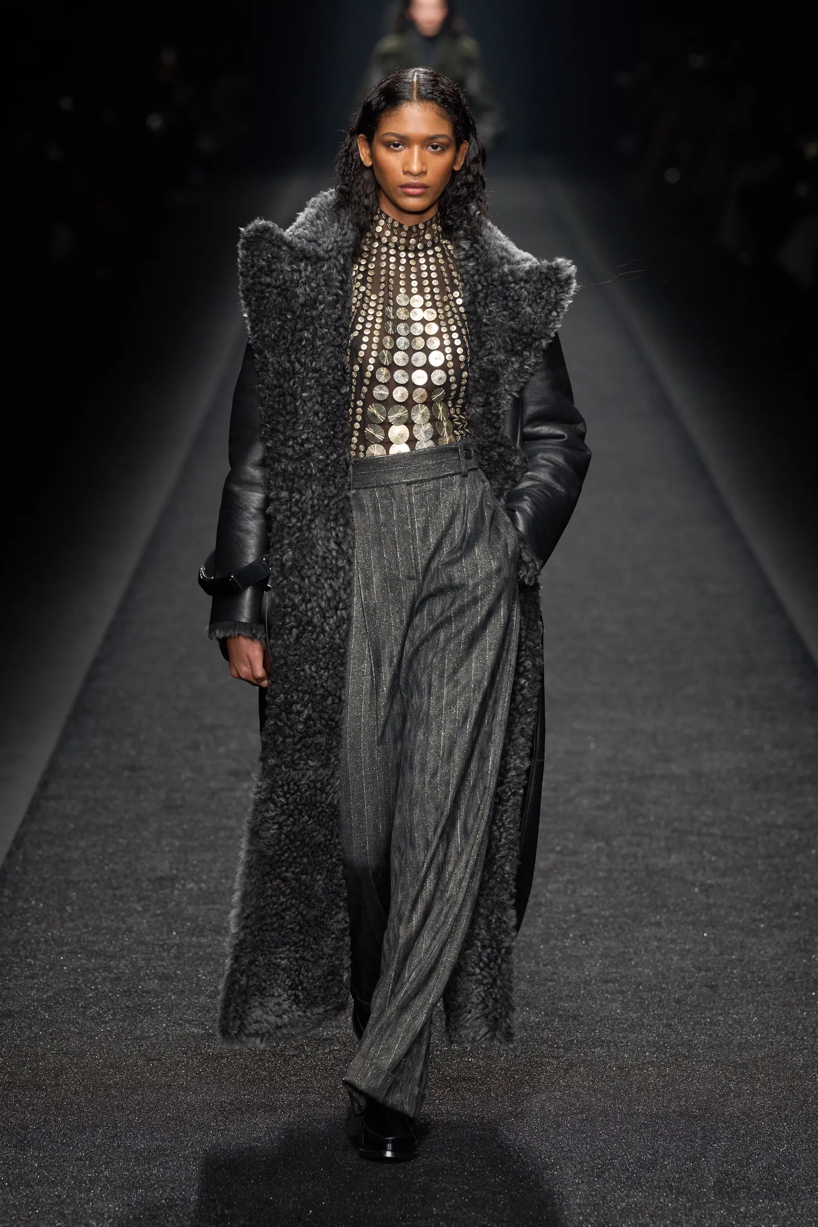 Queda de Alberta Ferretti 2024 2025 Runway Revista (11)