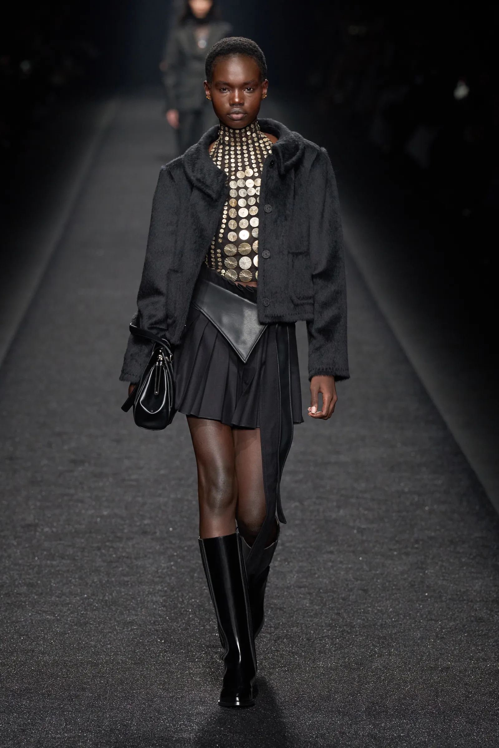 Queda de Alberta Ferretti 2024 2025 Runway Revista (13)