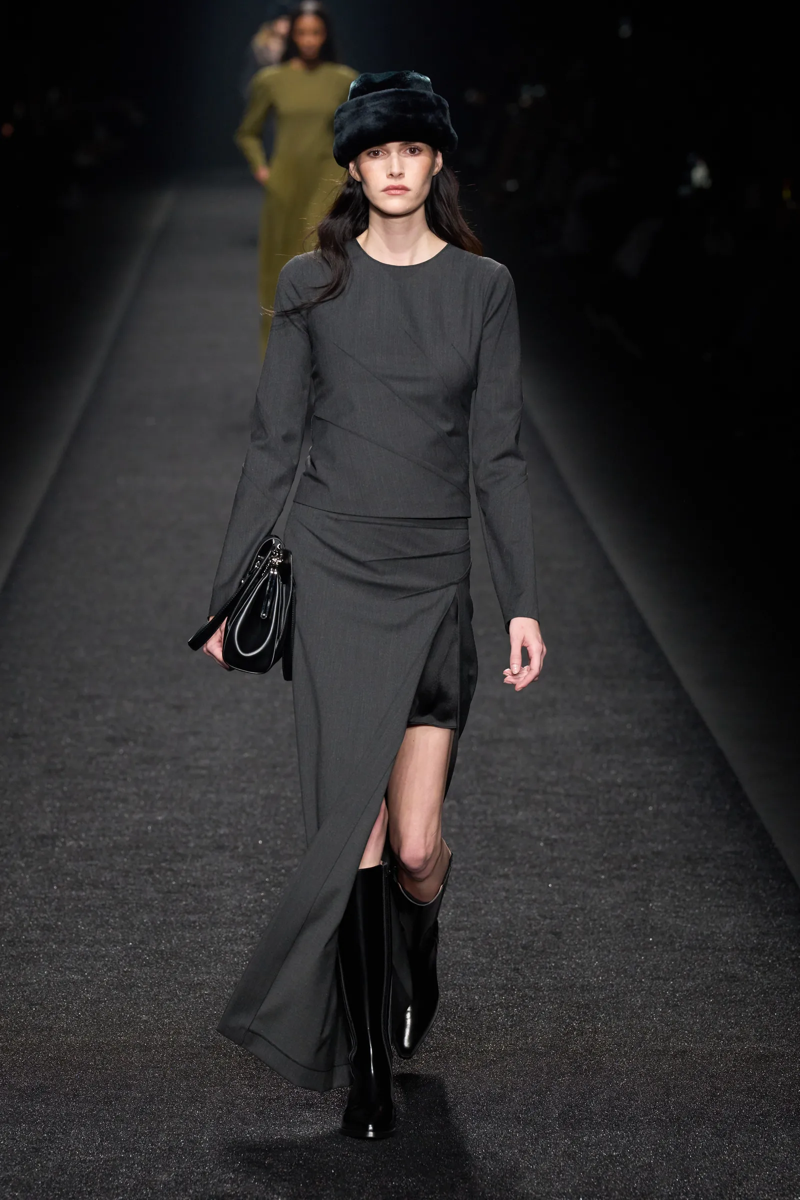 Queda de Alberta Ferretti 2024 2025 Runway Revista (15)
