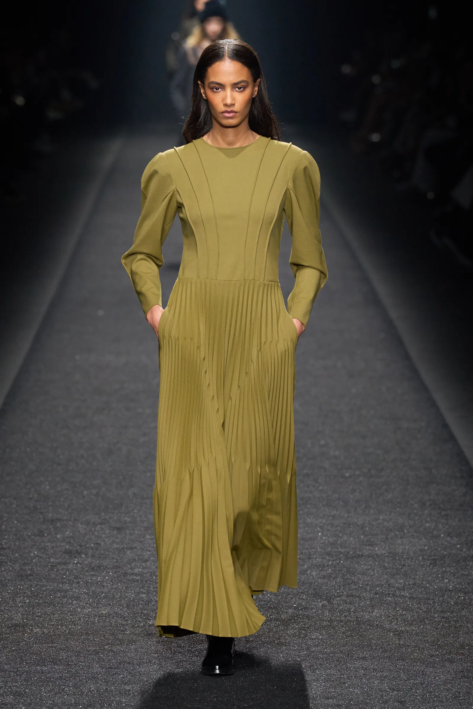 Queda de Alberta Ferretti 2024 2025 Runway Revista (16)