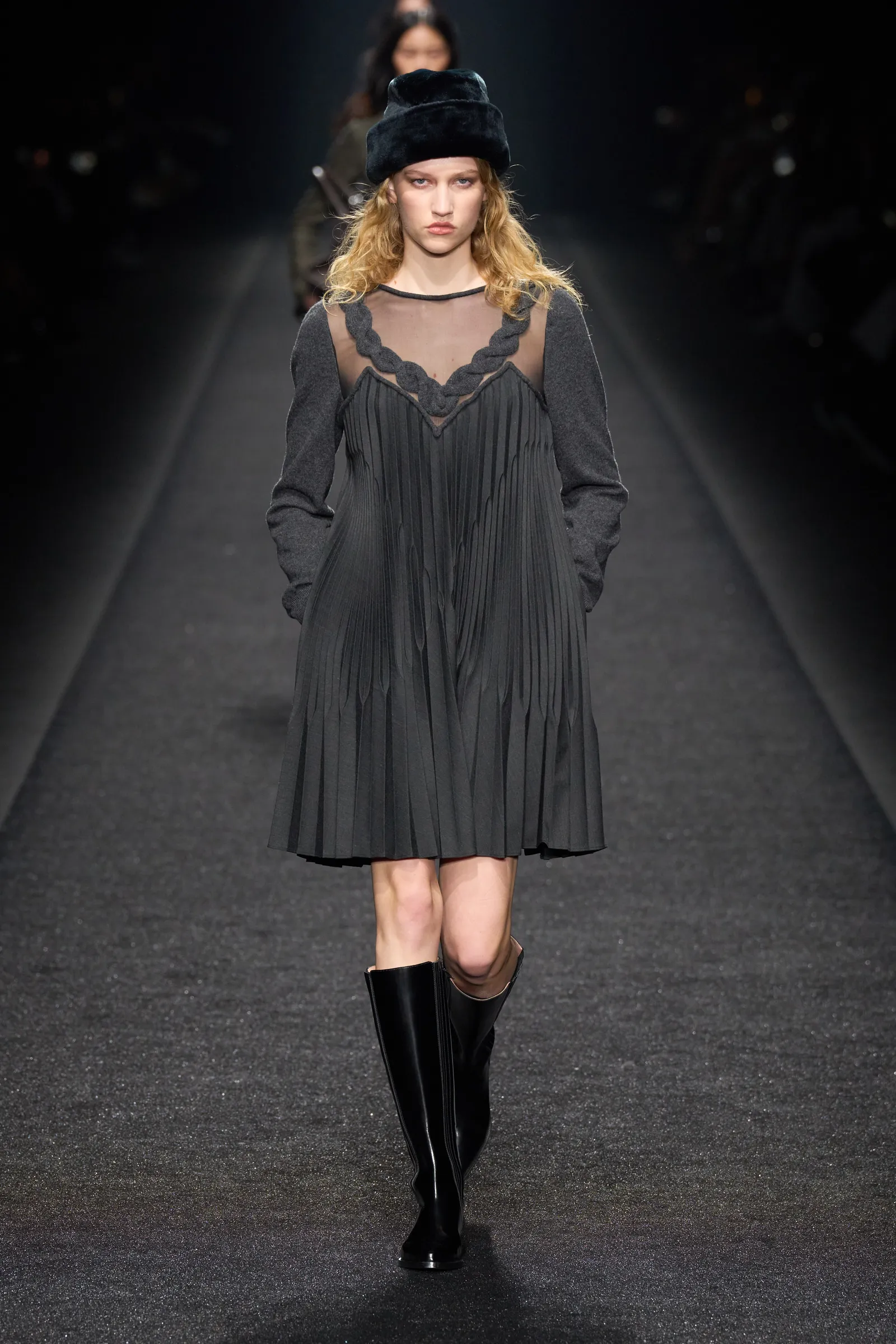 Queda de Alberta Ferretti 2024 2025 Runway Revista (17)