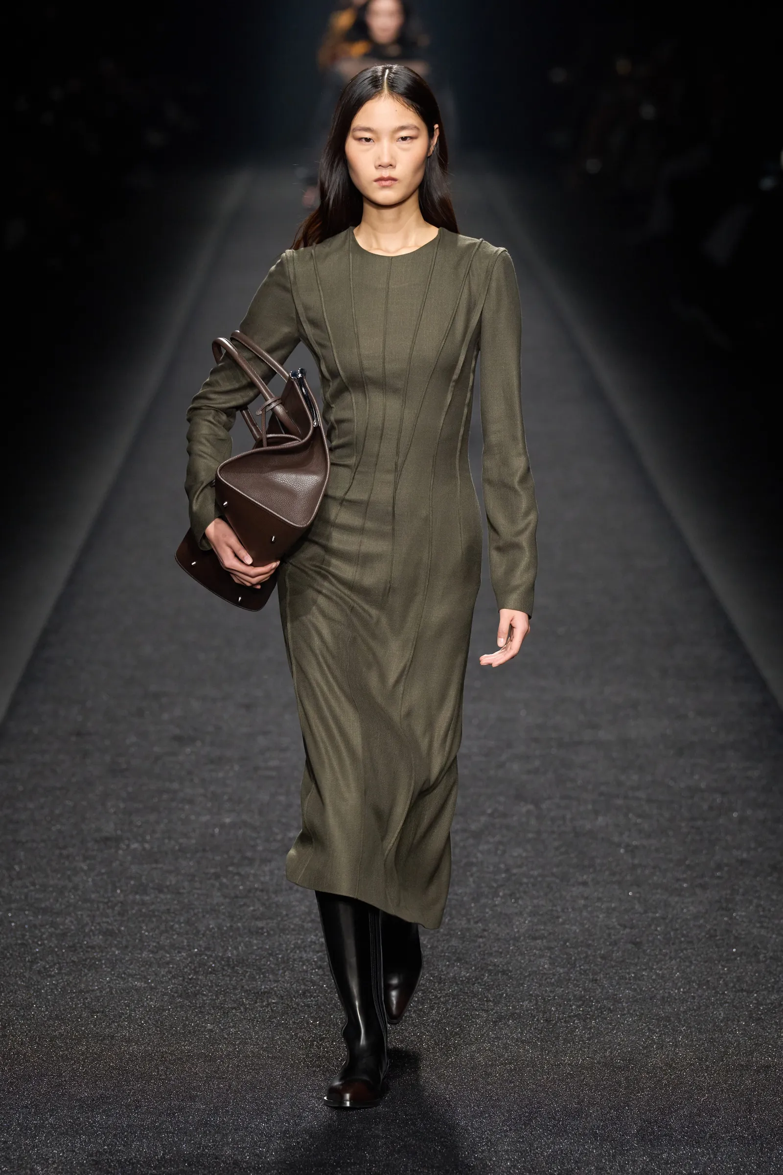 Queda de Alberta Ferretti 2024 2025 Runway Revista (18)