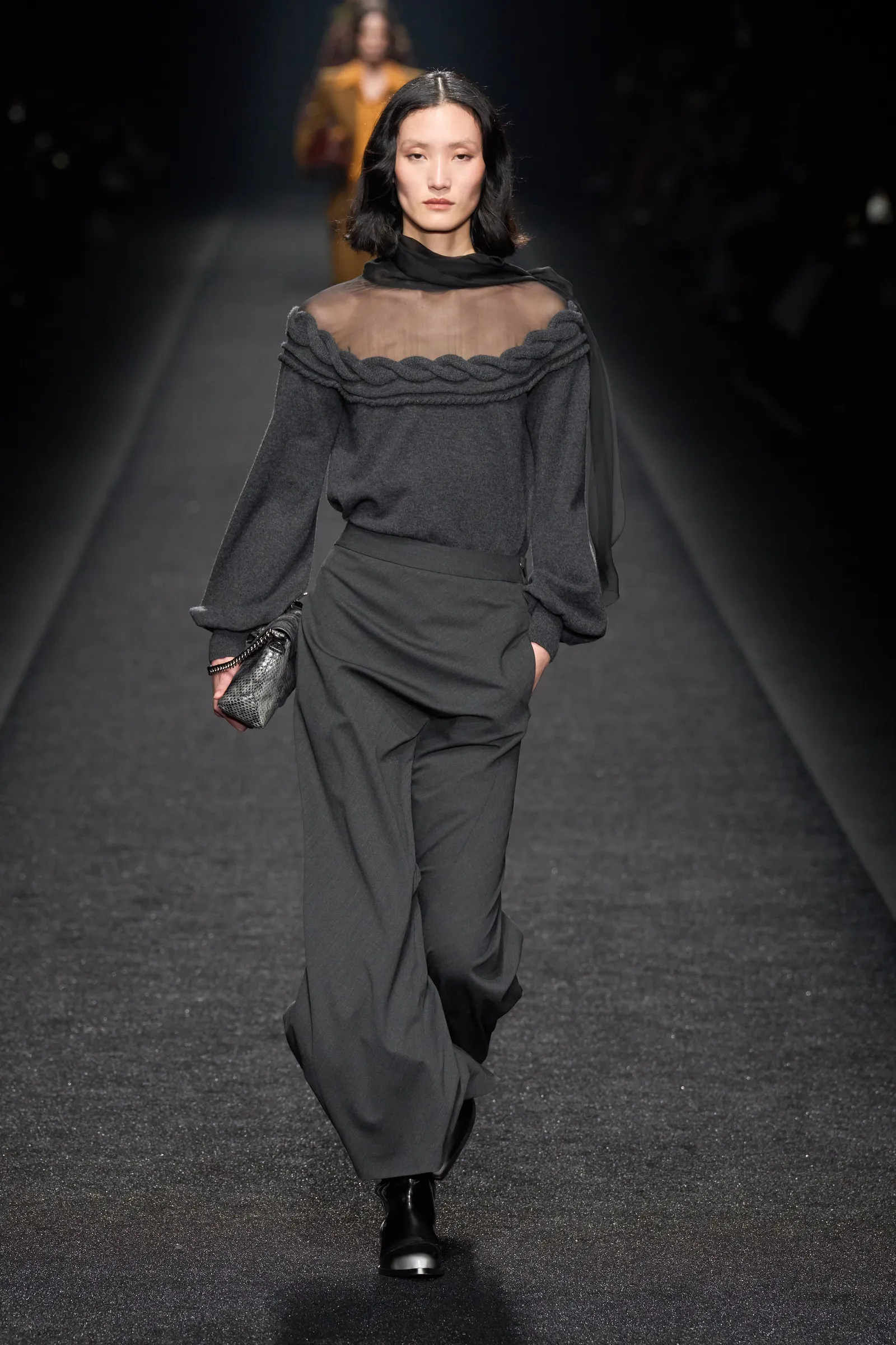 Queda de Alberta Ferretti 2024 2025 Runway Revista (19)