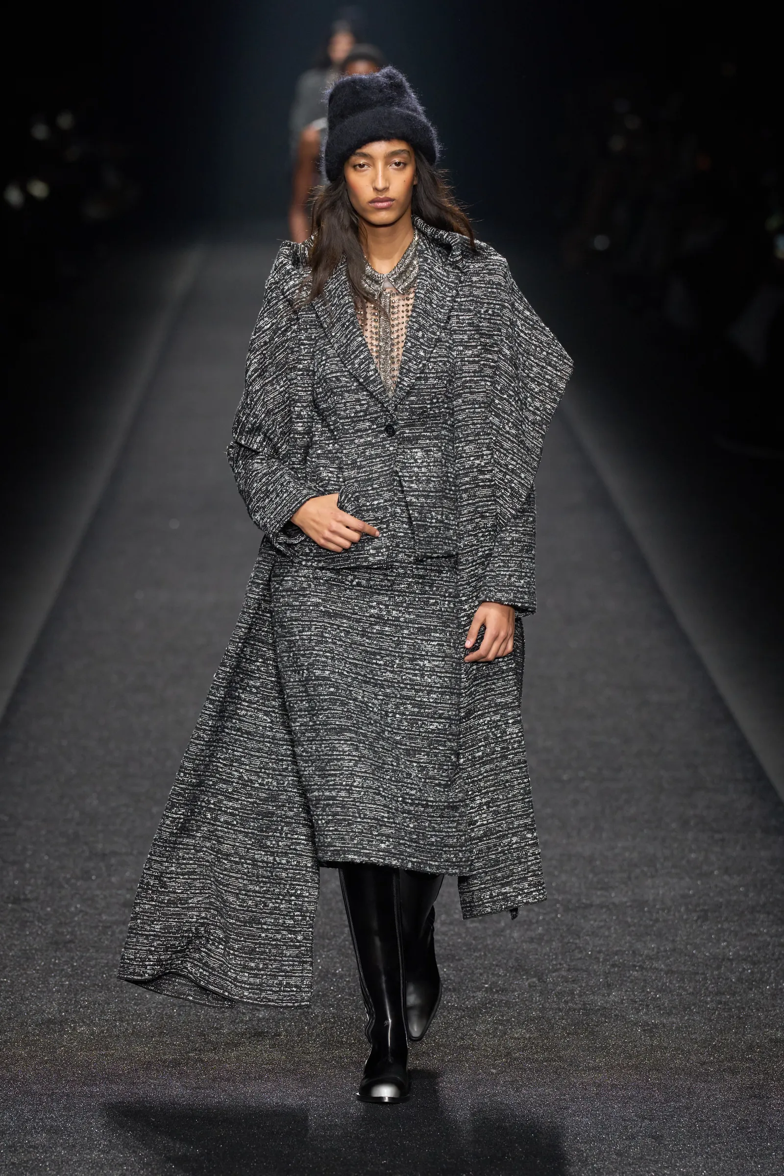 Queda de Alberta Ferretti 2024 2025 Runway Revista (2)