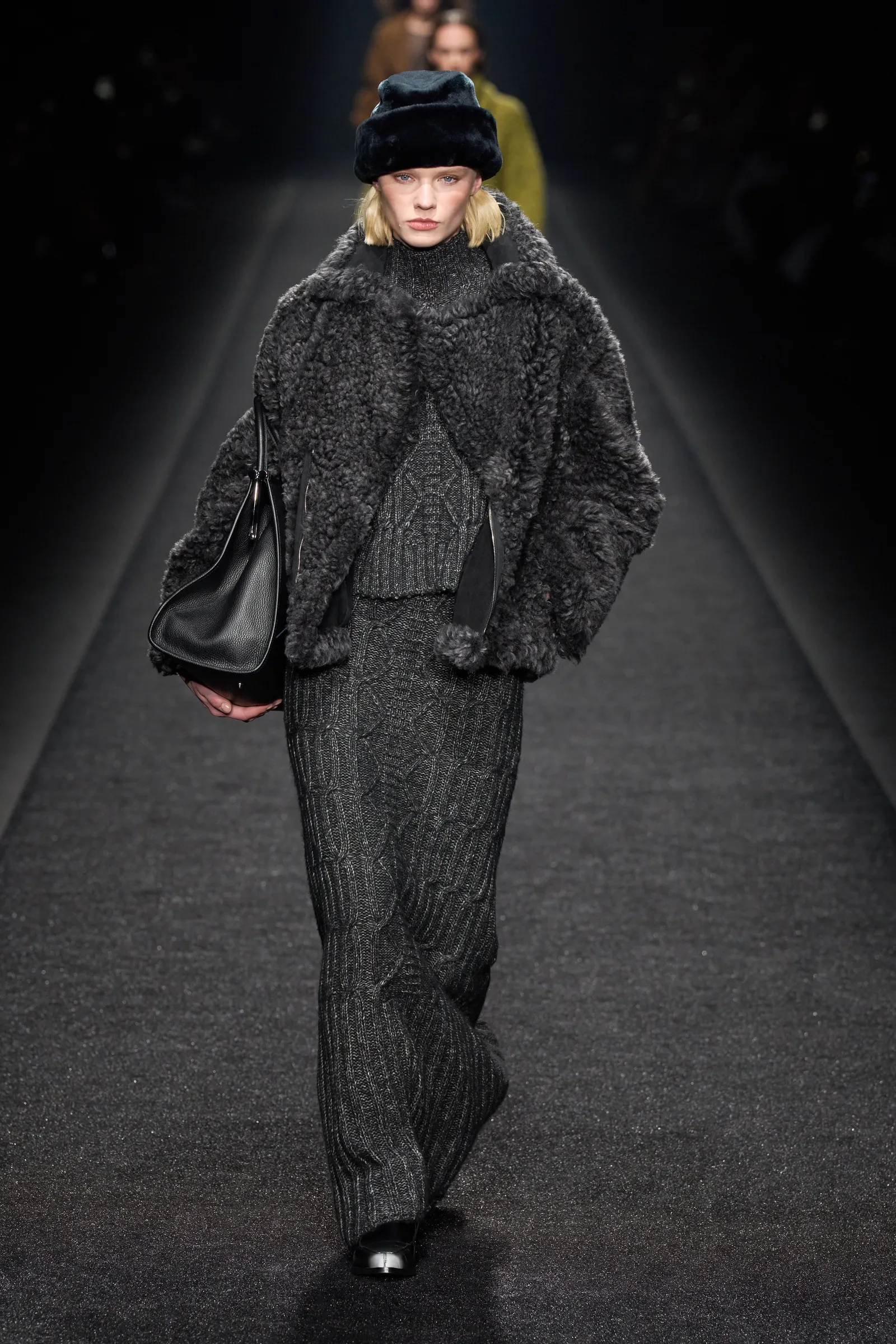 Queda de Alberta Ferretti 2024 2025 Runway Revista (26)