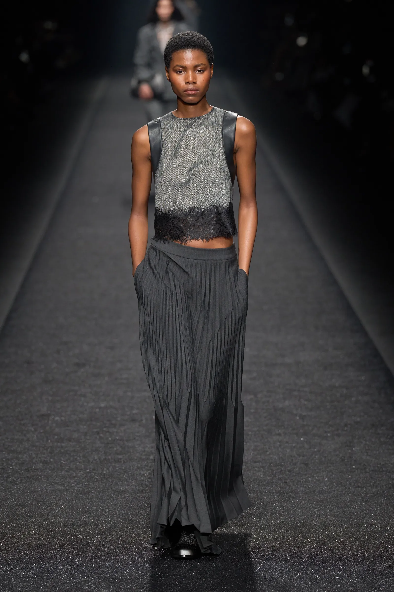 Queda de Alberta Ferretti 2024 2025 Runway Revista (3)