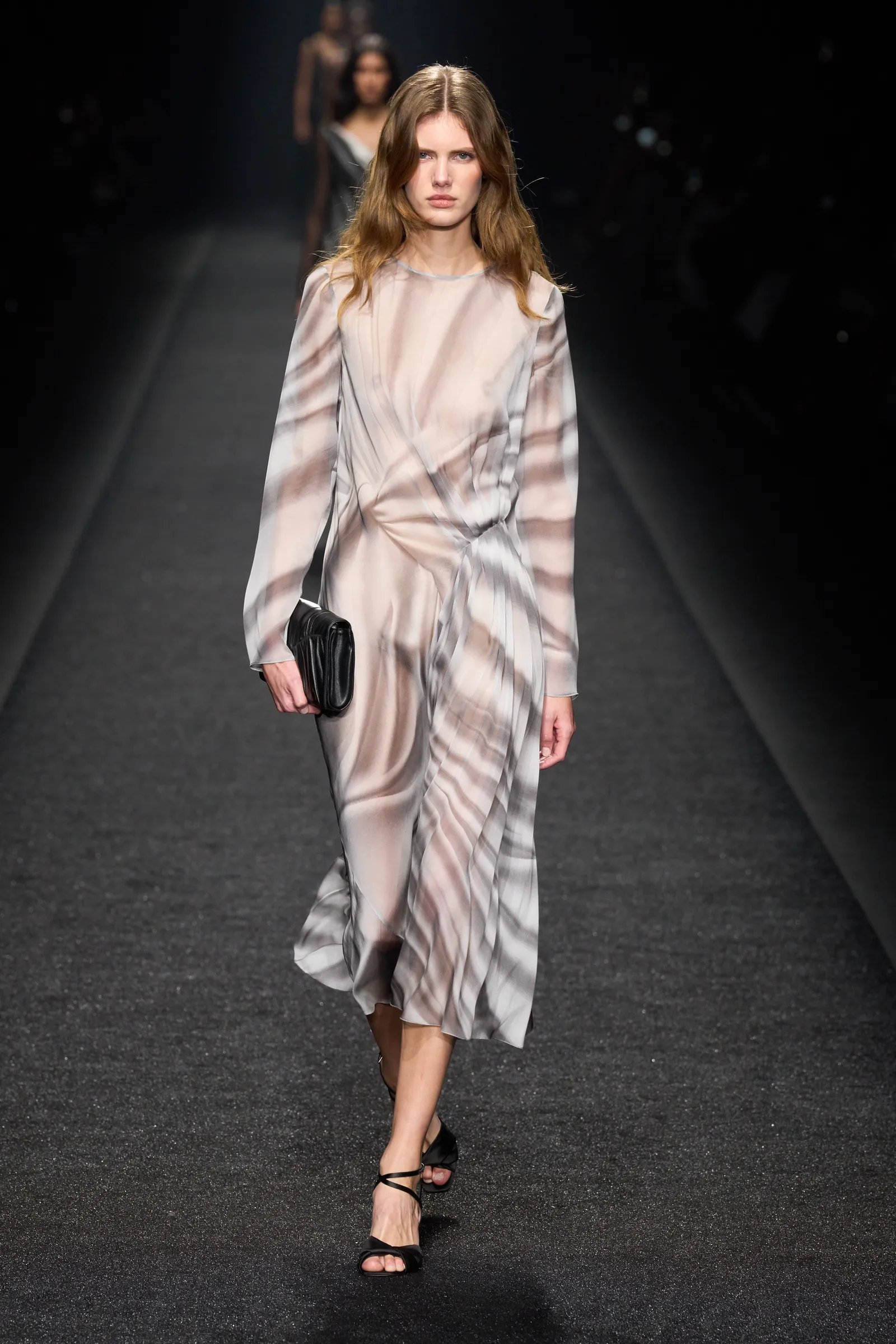 Queda de Alberta Ferretti 2024 2025 Runway Revista (32)