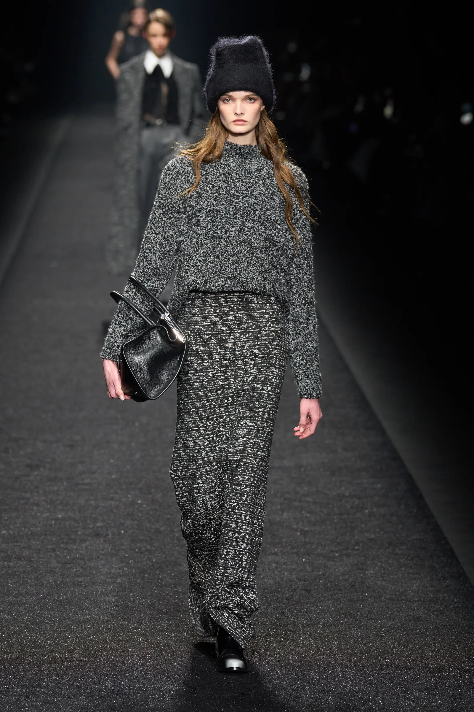 Queda de Alberta Ferretti 2024 2025 Runway Revista (5)