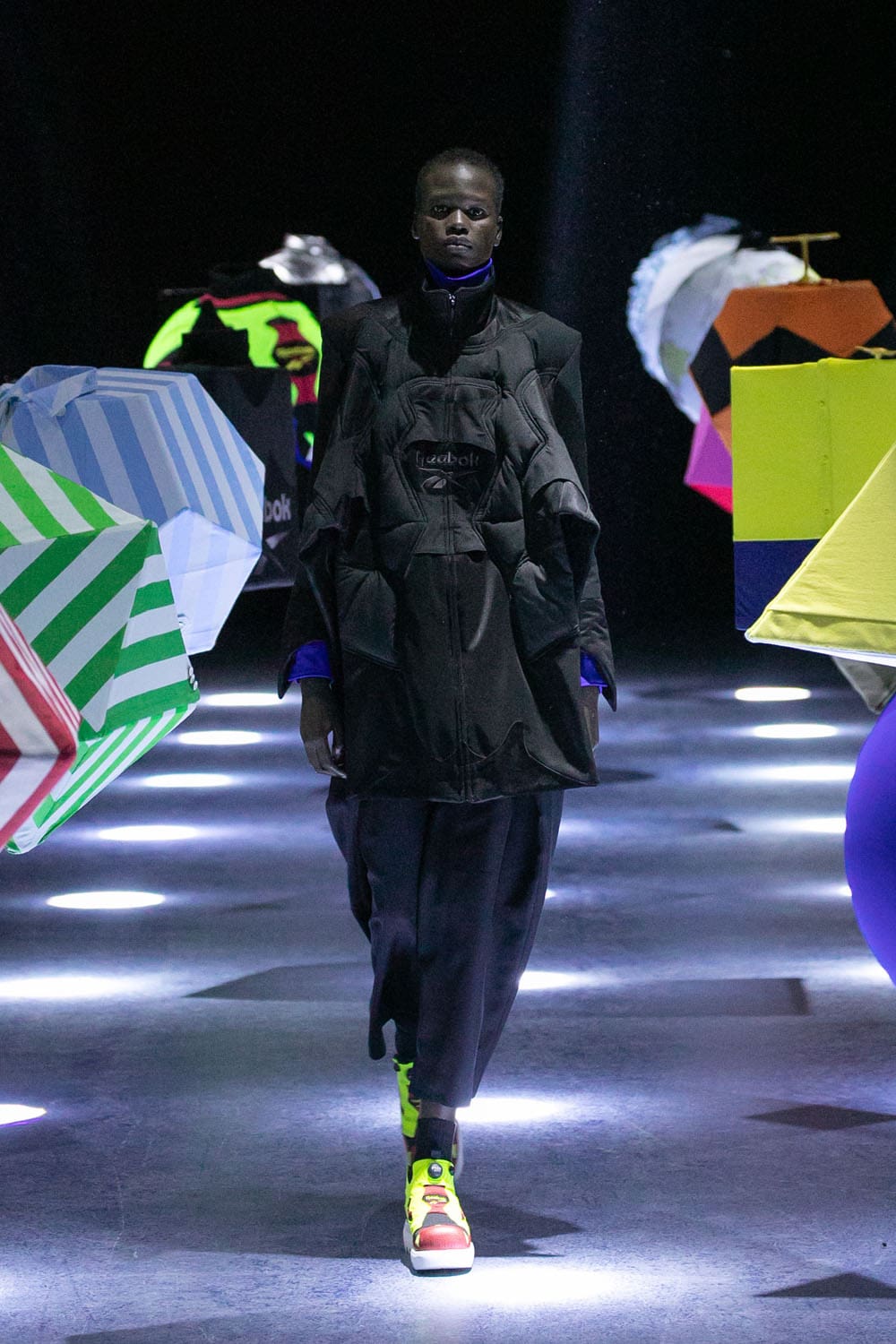 Anrealage Autunno Inverno 2024 2025 Runway Magazine (23)
