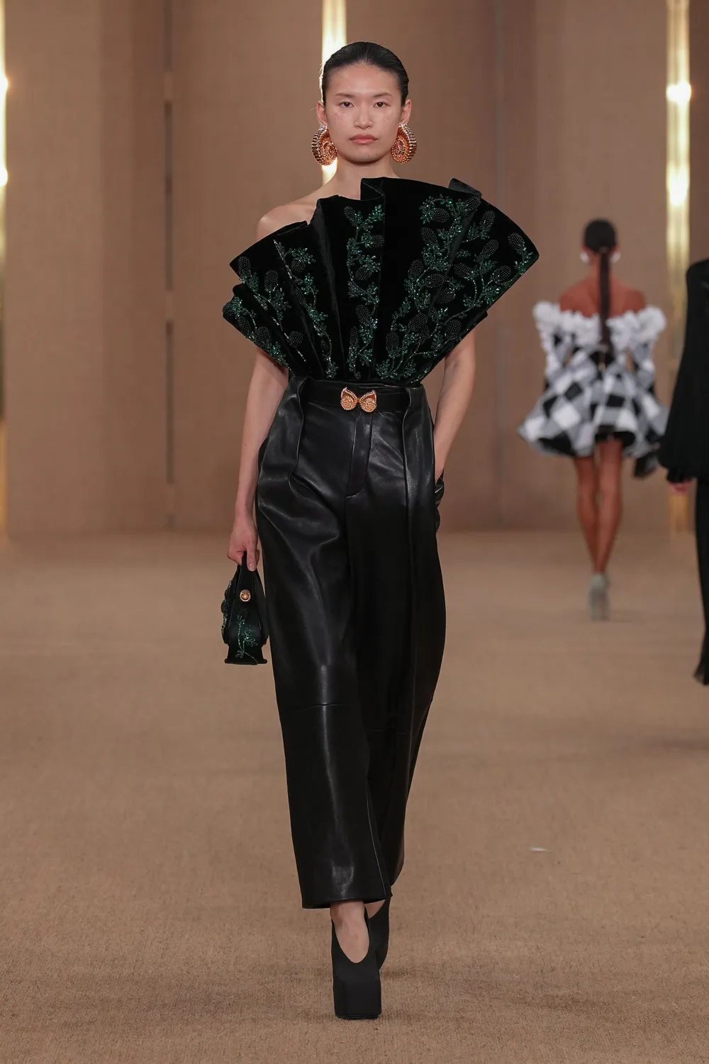 Balmain Automne 2024 Balmain Automne Hiver 2024 2024 Runway Magazine (49)