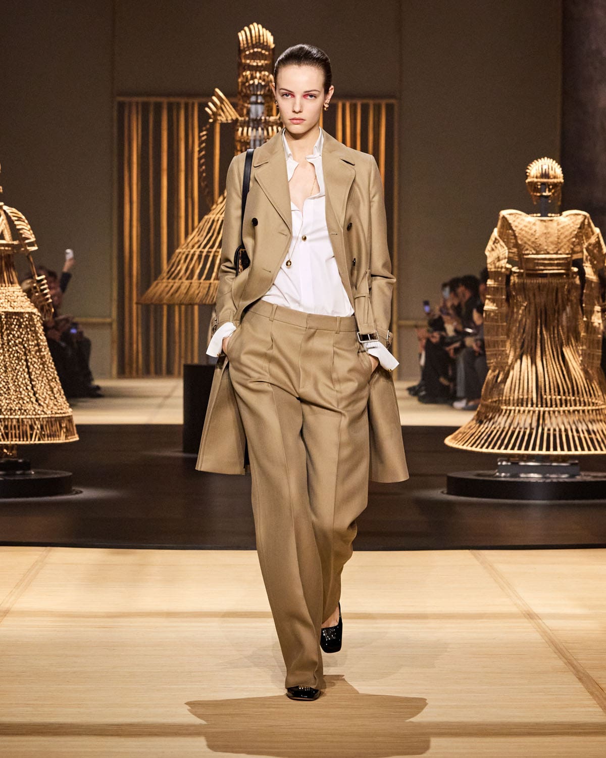 Dior Autunno Inverno 2024 2025 Donne Runway Magazine (1)