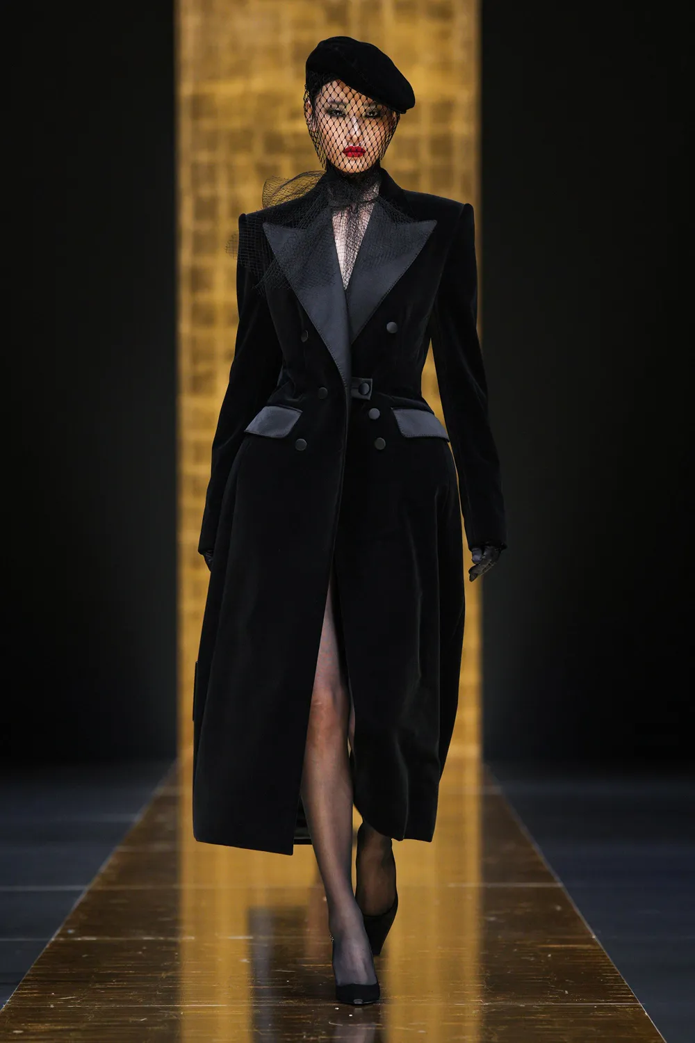 Dolce Gabbana Fall Winter 2024 2025 Runway Magazine (21)