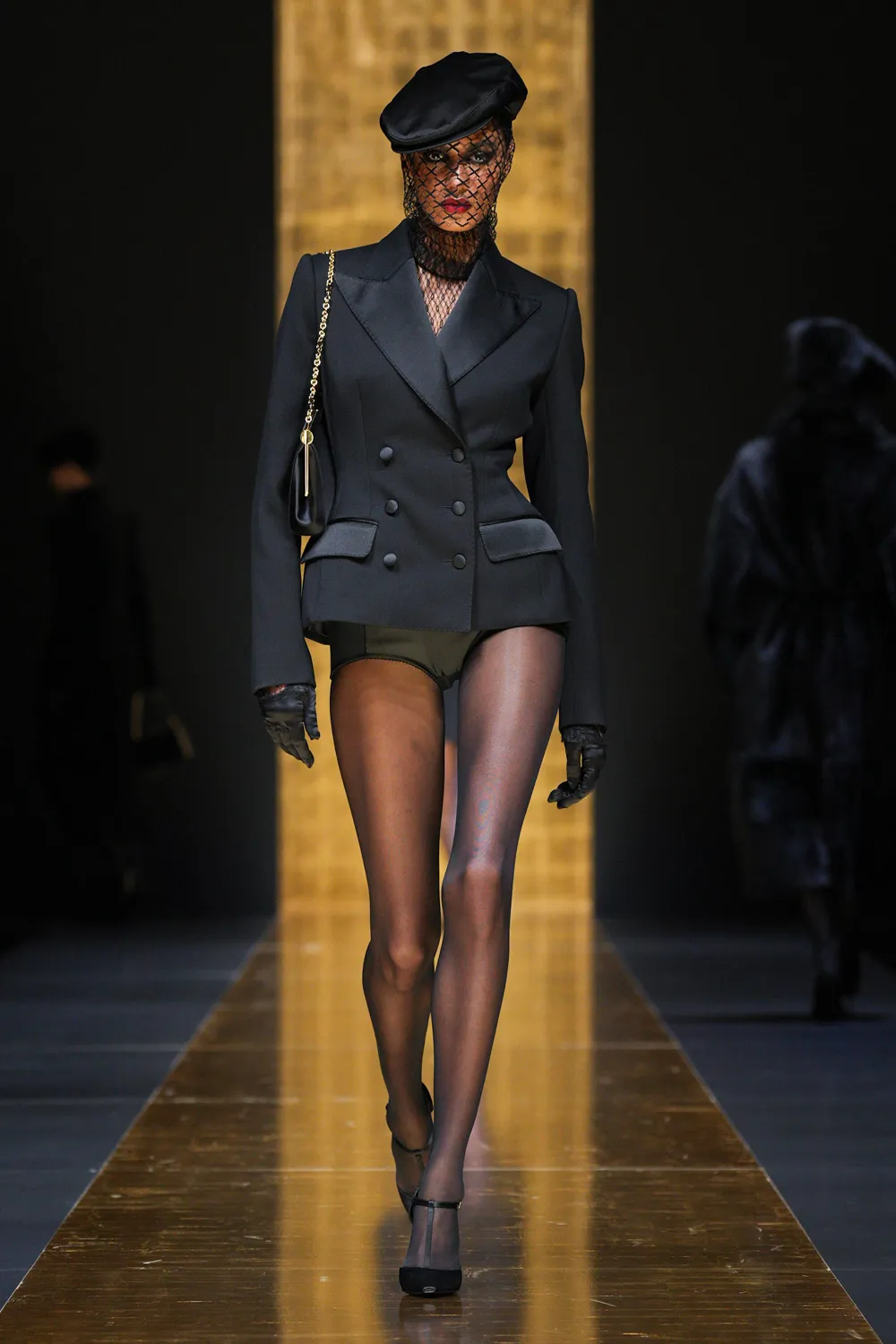 Dolce Gabbana Fall Winter 2024 2025 Runway Magazine (24)