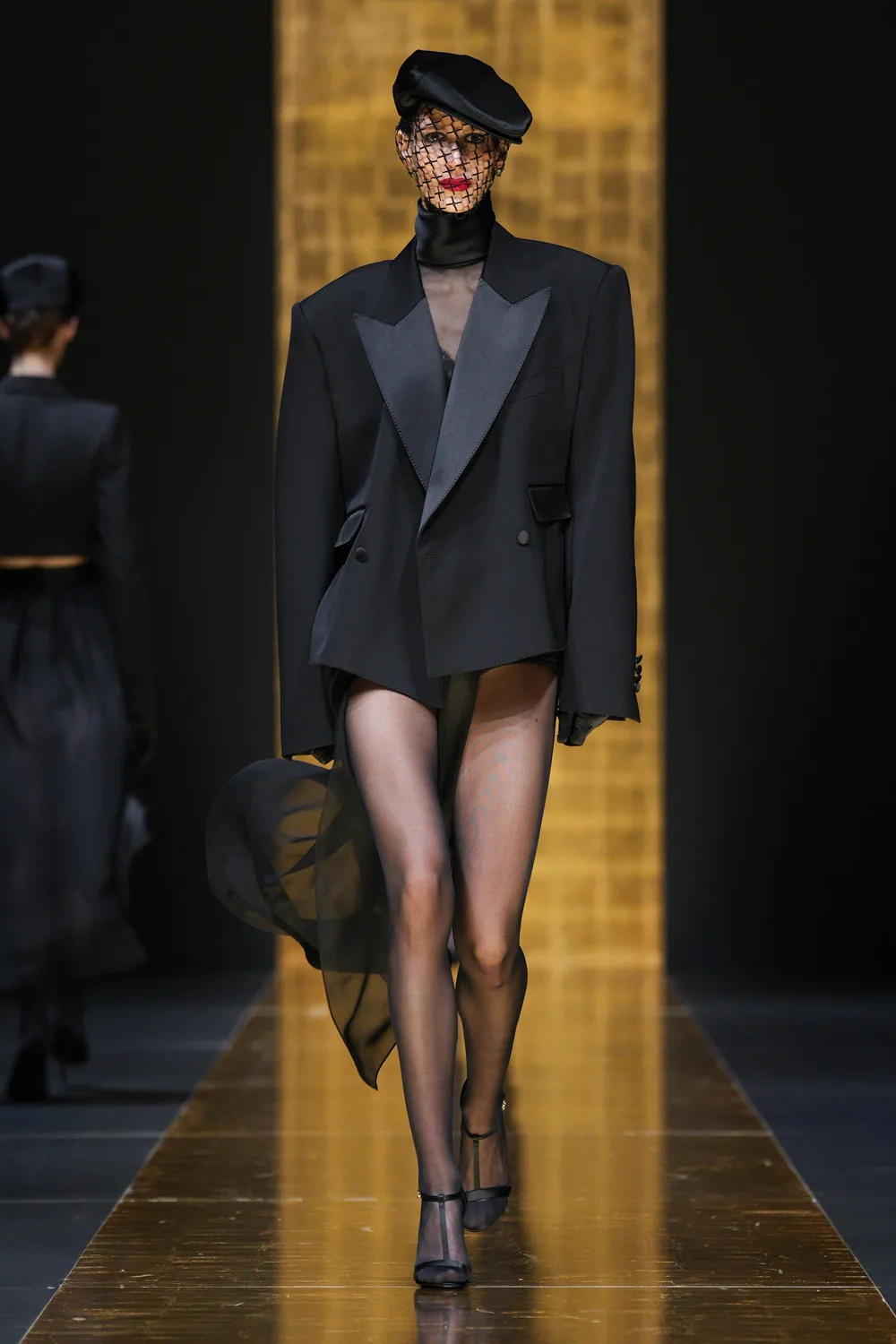 Dolce Gabbana Fall Winter 2024 2025 Runway Magazine (3)