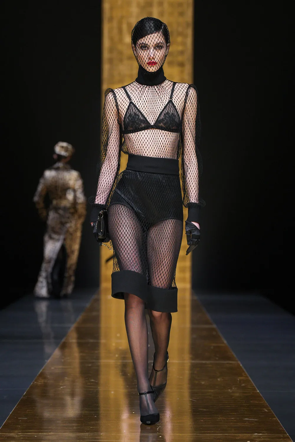 Dolce Gabbana Fall Winter 2024 2025 Runway Magazine (37)