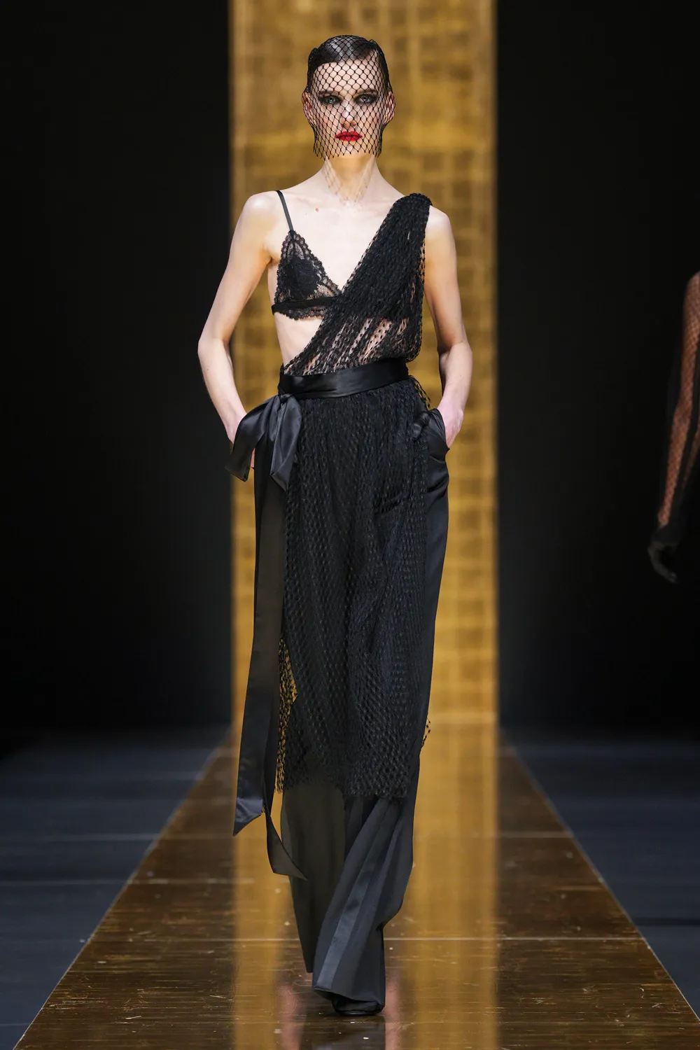 Dolce Gabbana Fall Winter 2024 2025 Runway Magazine (38)
