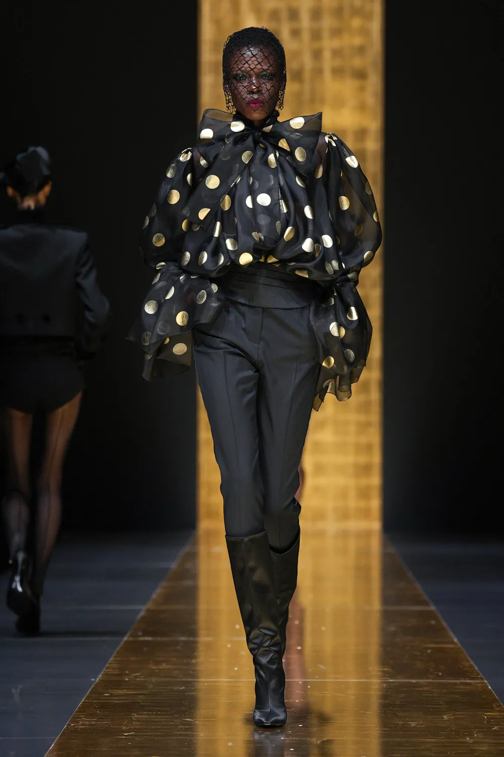 Dolce Gabbana Fall Winter 2024 2025 Runway Magazine (43)