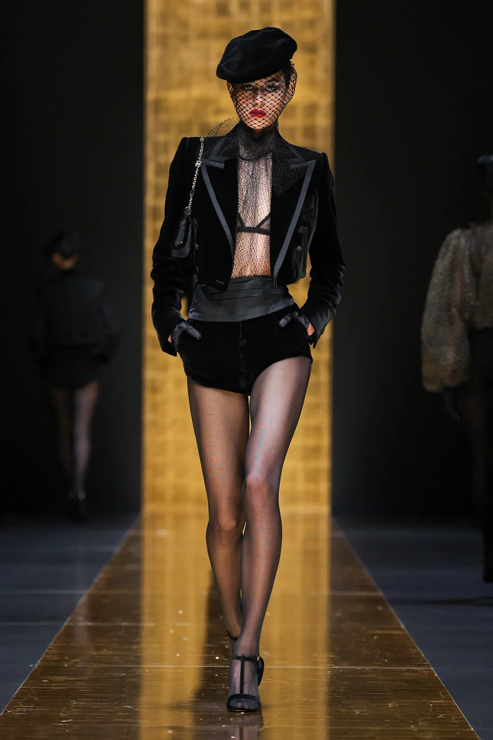 Dolce Gabbana Fall Winter 2024 2025 Runway Magazine (44)