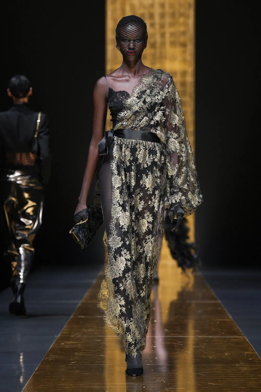 Dolce Gabbana Fall Winter 2024 2025 Runway Magazine (53)
