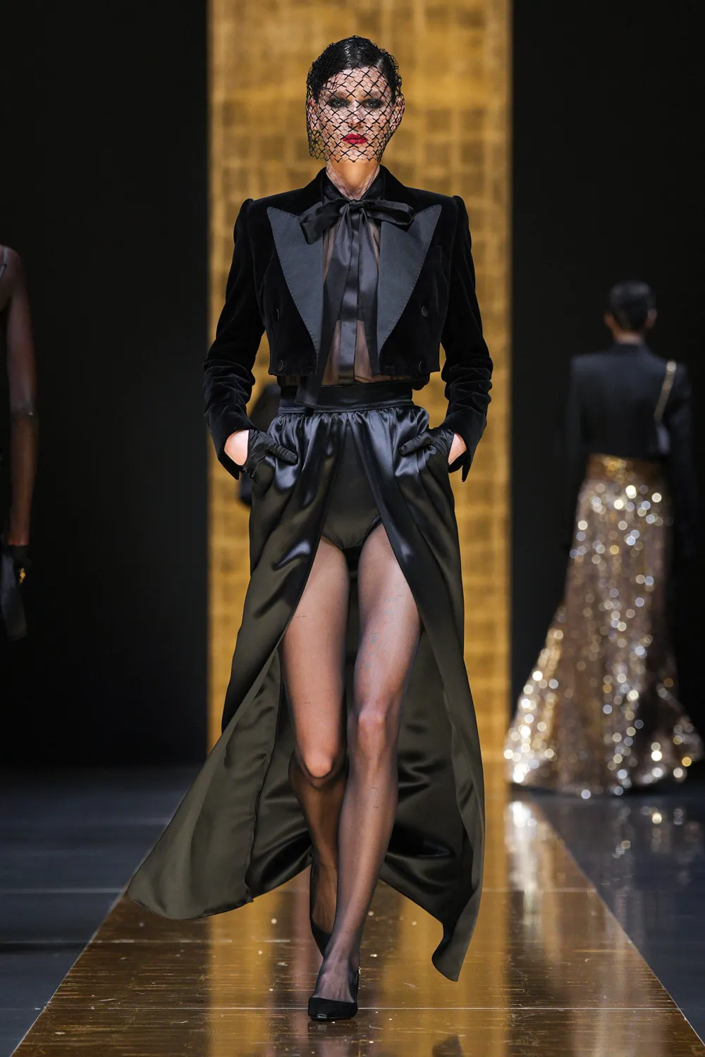 Dolce Gabbana Fall Winter 2024 2025 Runway Magazine (55)