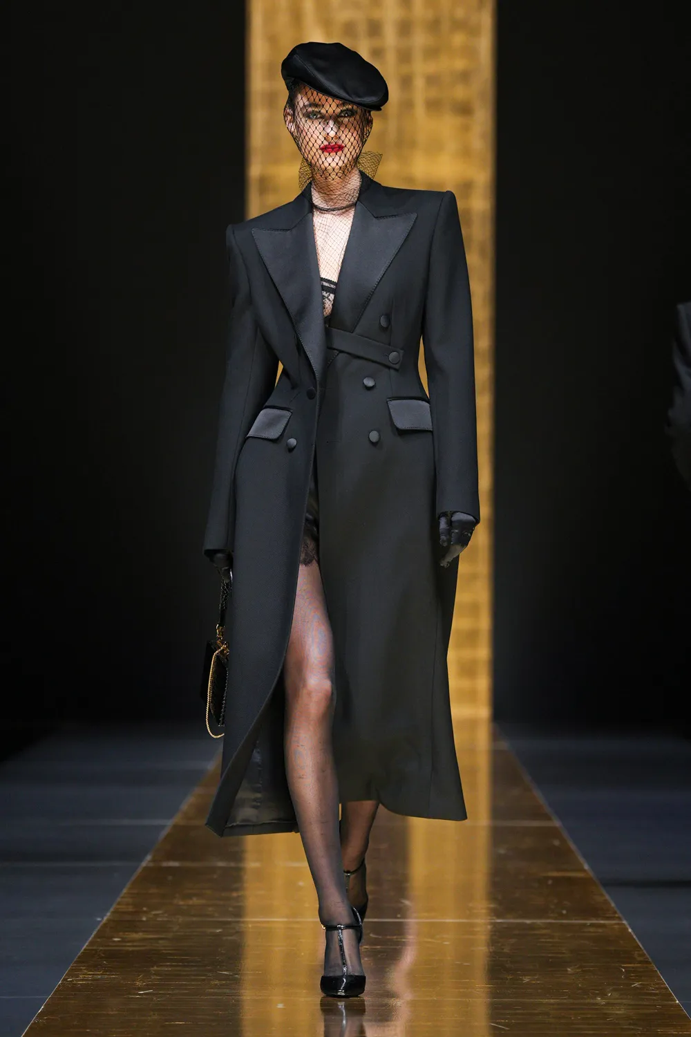 Dolce Gabbana Fall Winter 2024 2025 Runway Magazine (6)
