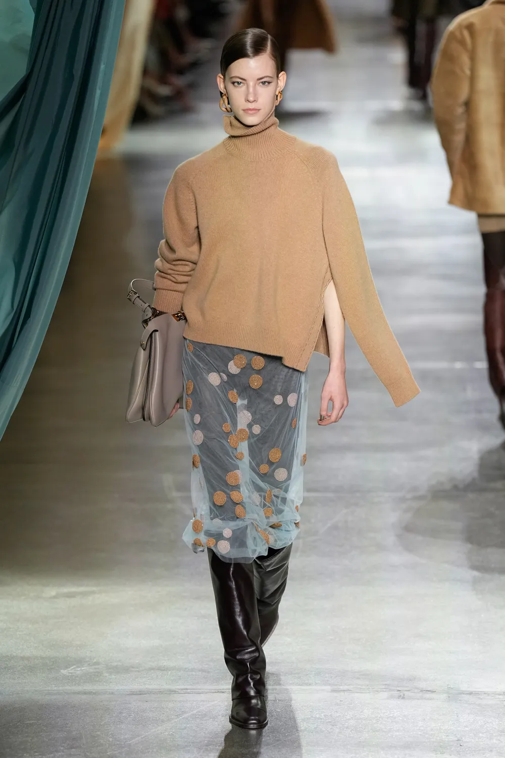 Fendi Outono Inverno 2024 2025 Runway Revista (21)