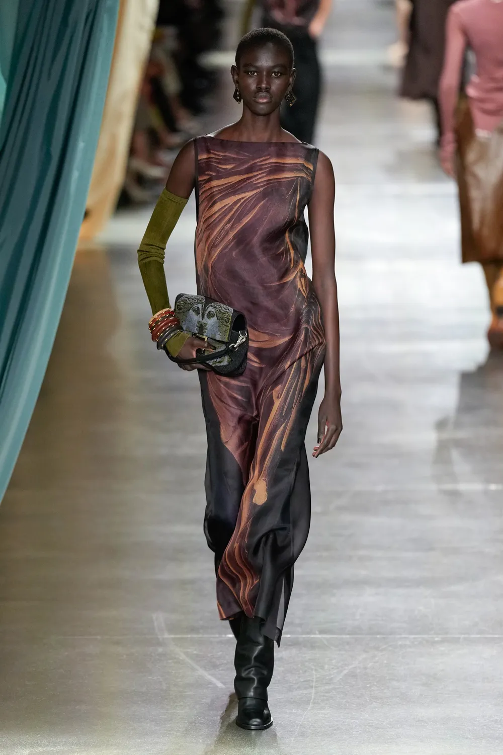 Fendi Outono Inverno 2024 2025 Runway Revista (51)