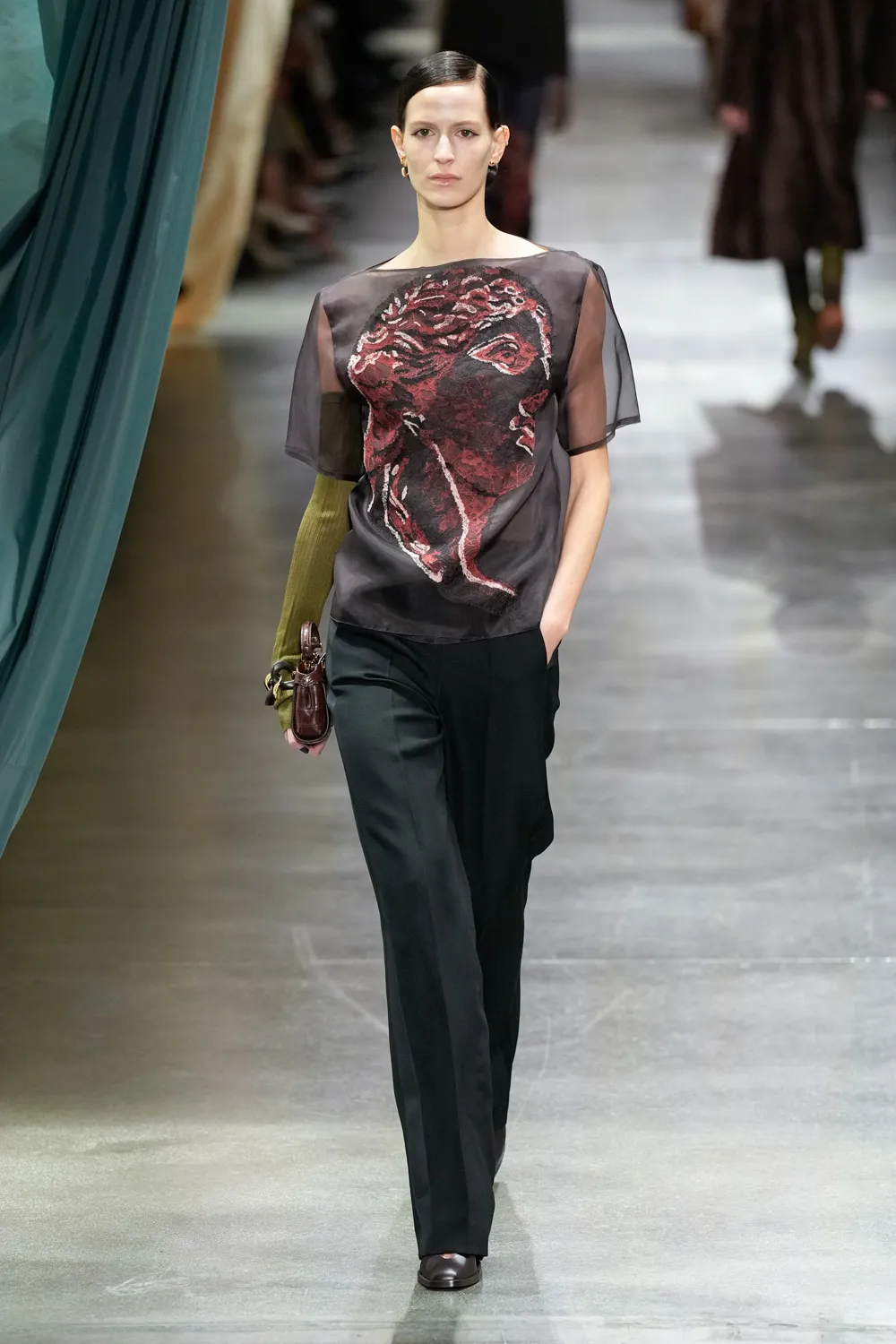 Fendi Outono Inverno 2024 2025 Runway Revista (52)