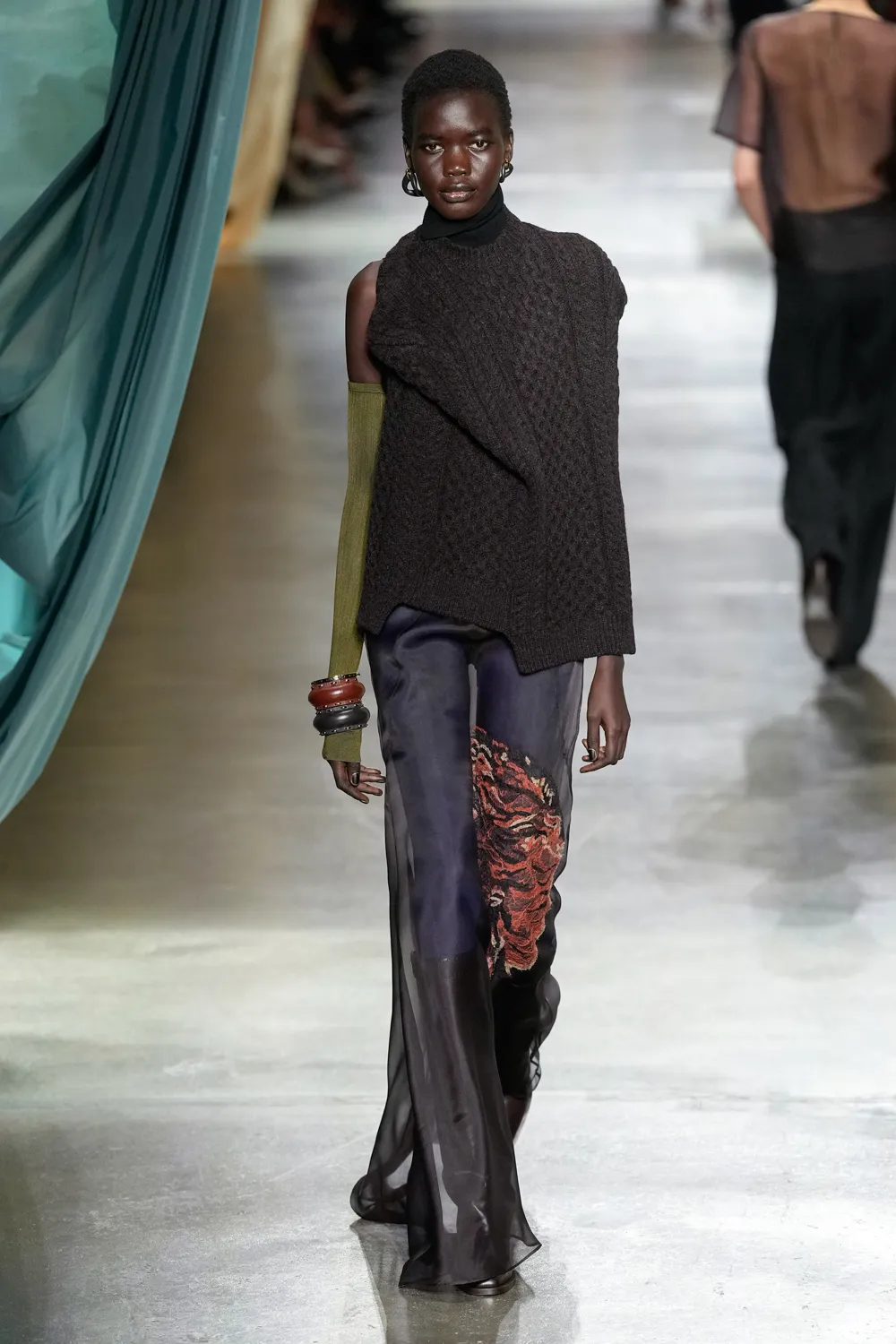 Fendi Outono Inverno 2024 2025 Runway Revista (53)