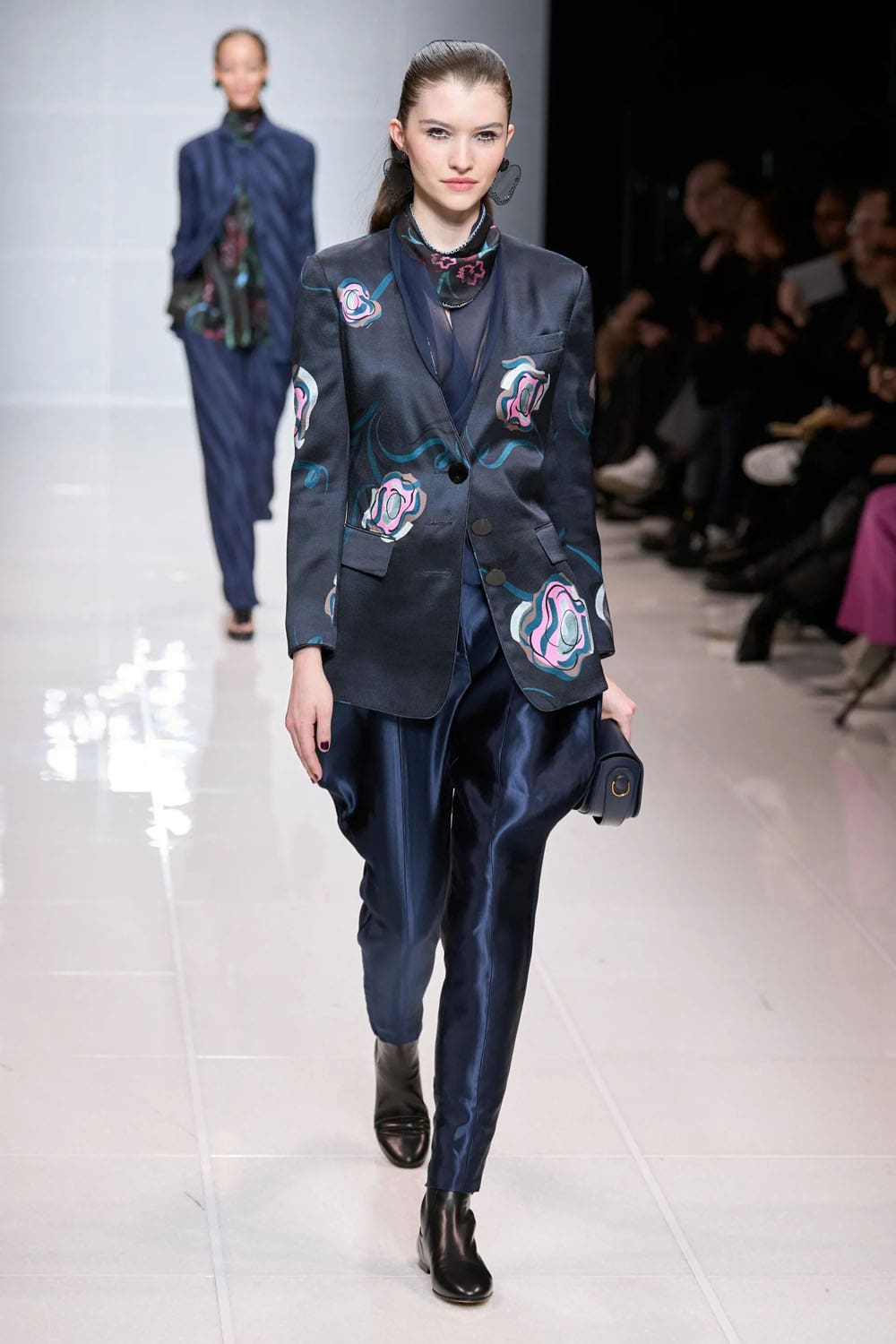 Giorgio Armani Autunno Inverno 2024 2025 Runway Magazine (17)
